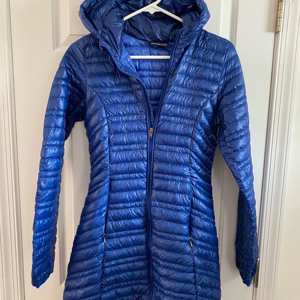 Patagonia Women's Shiny Blue Puffer Coat XSmall